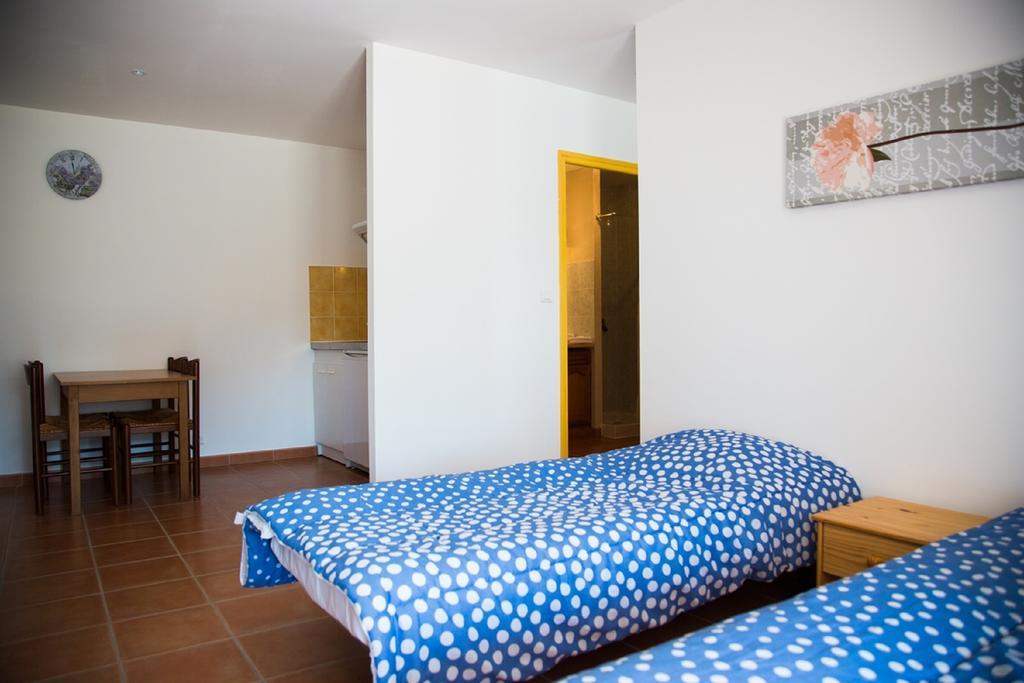 Appartements " Le Clos De La Cerisaie" Castillon-du-Gard Kültér fotó