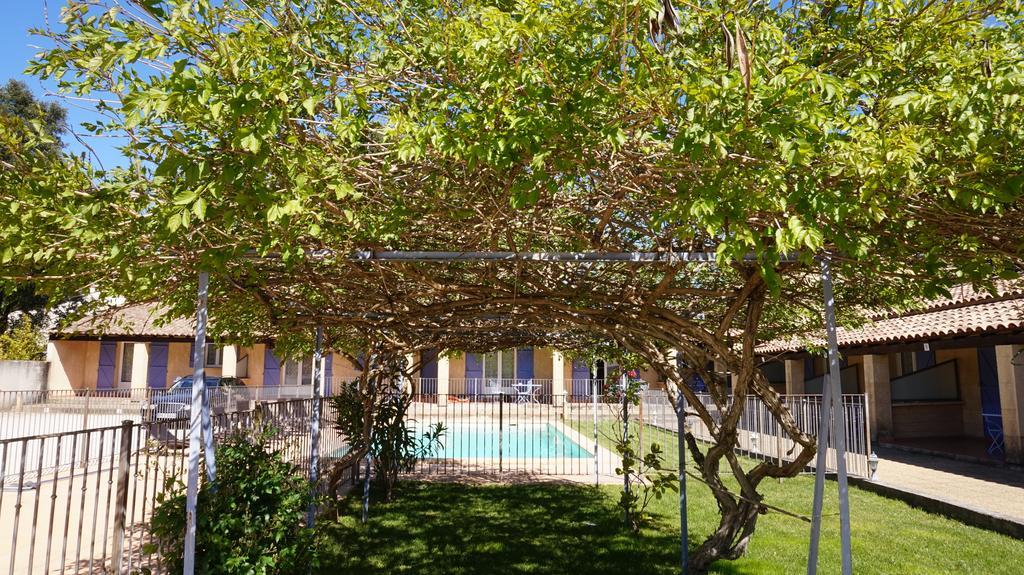 Appartements " Le Clos De La Cerisaie" Castillon-du-Gard Kültér fotó