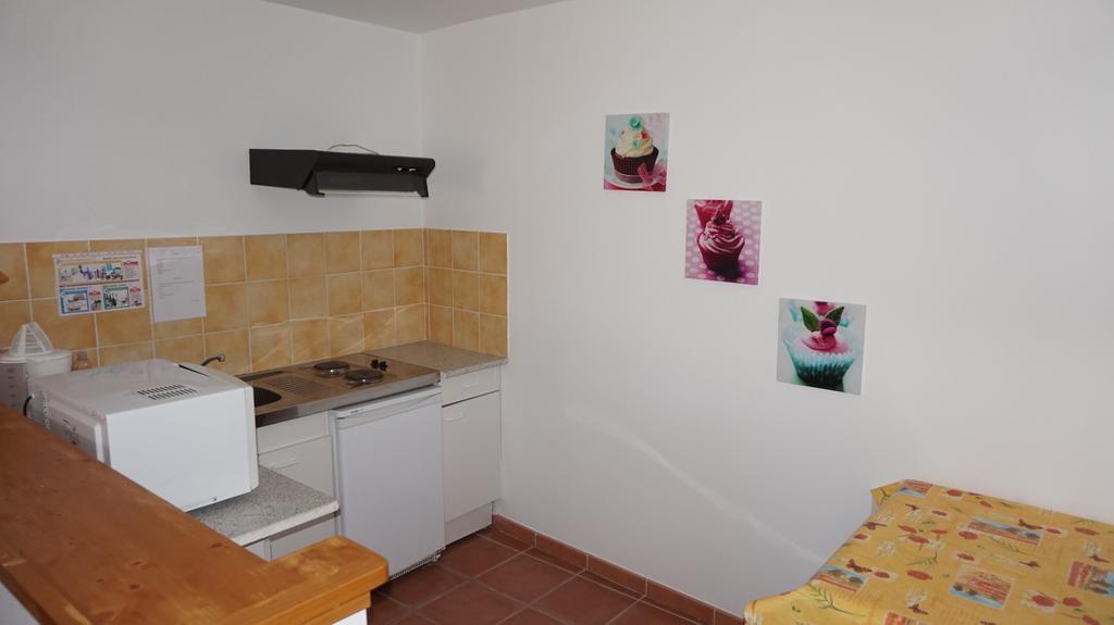 Appartements " Le Clos De La Cerisaie" Castillon-du-Gard Kültér fotó