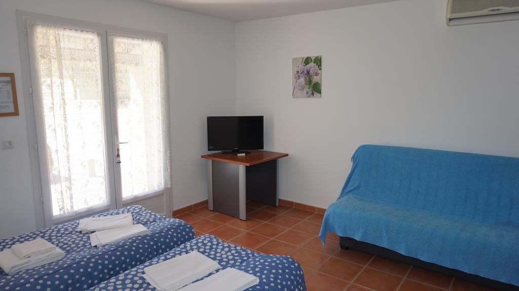 Appartements " Le Clos De La Cerisaie" Castillon-du-Gard Kültér fotó