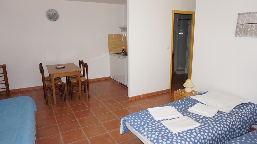 Appartements " Le Clos De La Cerisaie" Castillon-du-Gard Kültér fotó