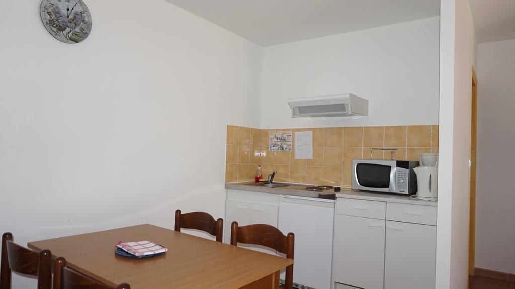 Appartements " Le Clos De La Cerisaie" Castillon-du-Gard Kültér fotó