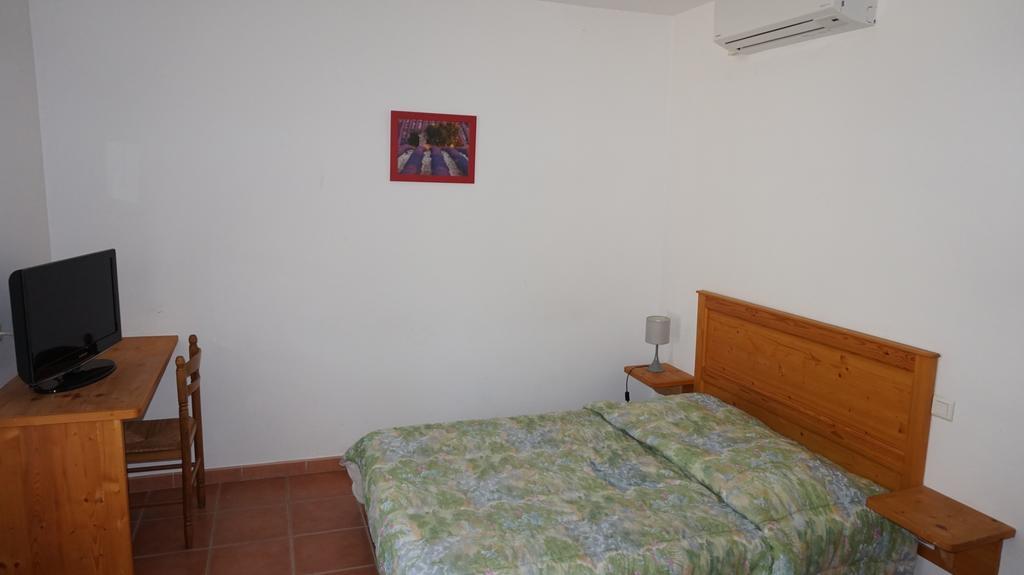 Appartements " Le Clos De La Cerisaie" Castillon-du-Gard Kültér fotó