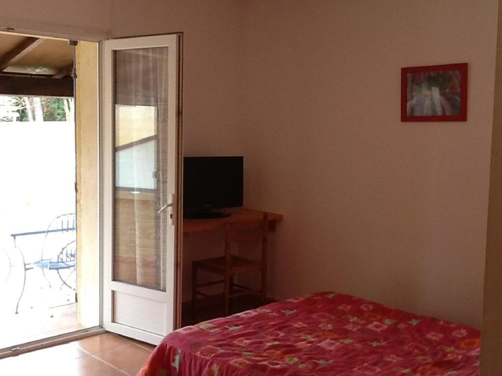 Appartements " Le Clos De La Cerisaie" Castillon-du-Gard Szoba fotó