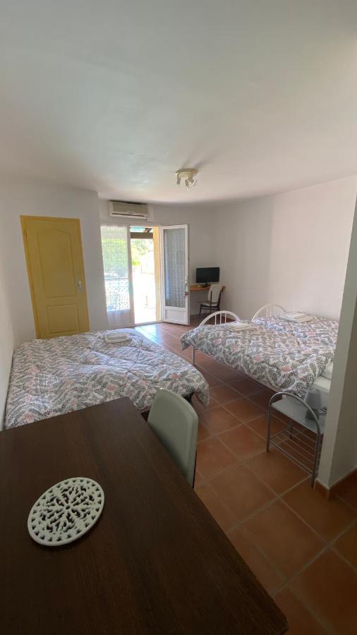 Appartements " Le Clos De La Cerisaie" Castillon-du-Gard Kültér fotó